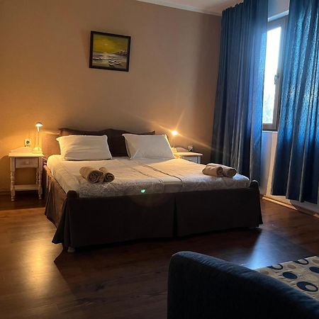 Paunovi Guest House 普里莫尔斯科 外观 照片